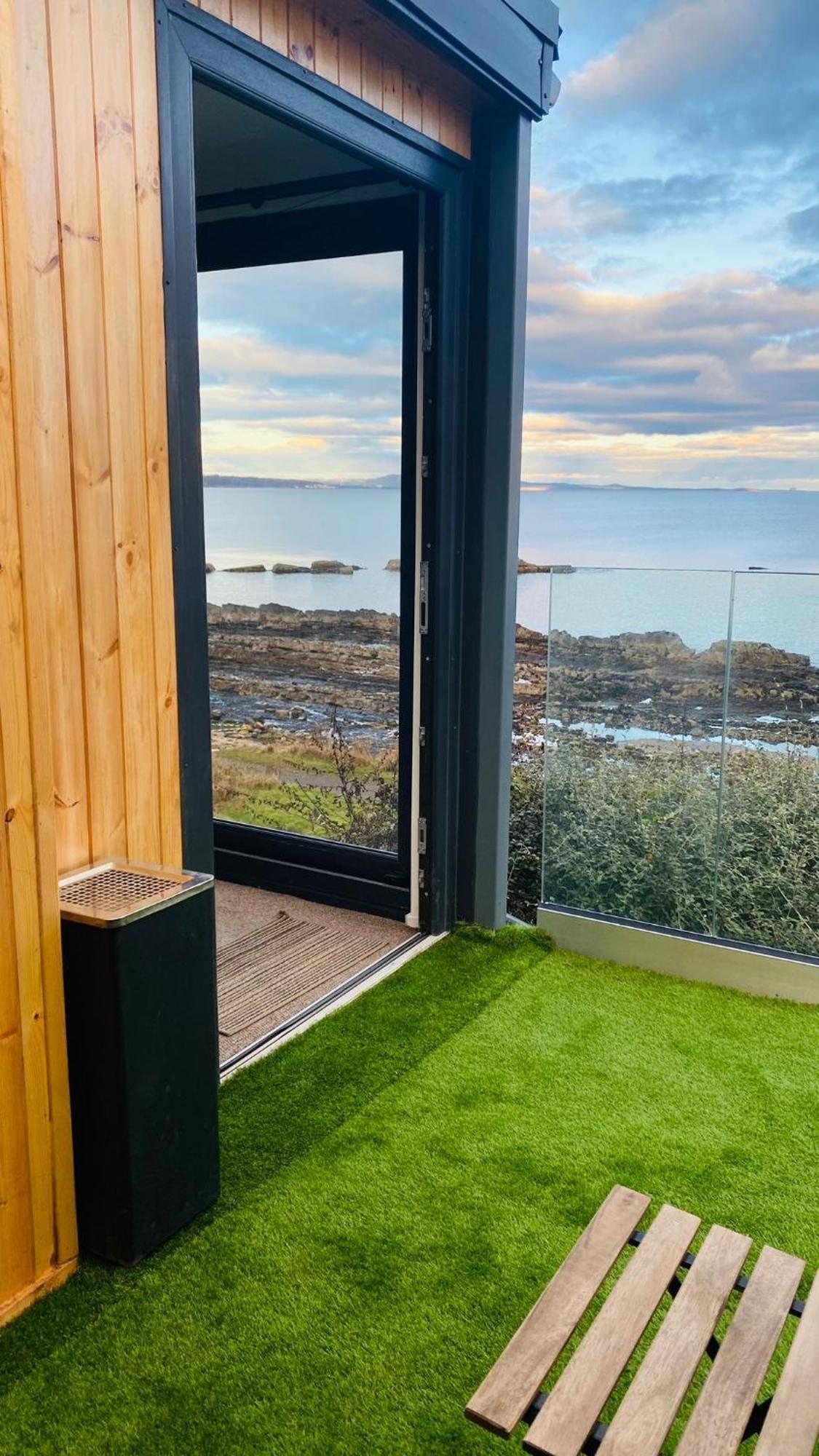 Luxury Beach Front Rooms- Pma Kirkcaldy Exteriör bild